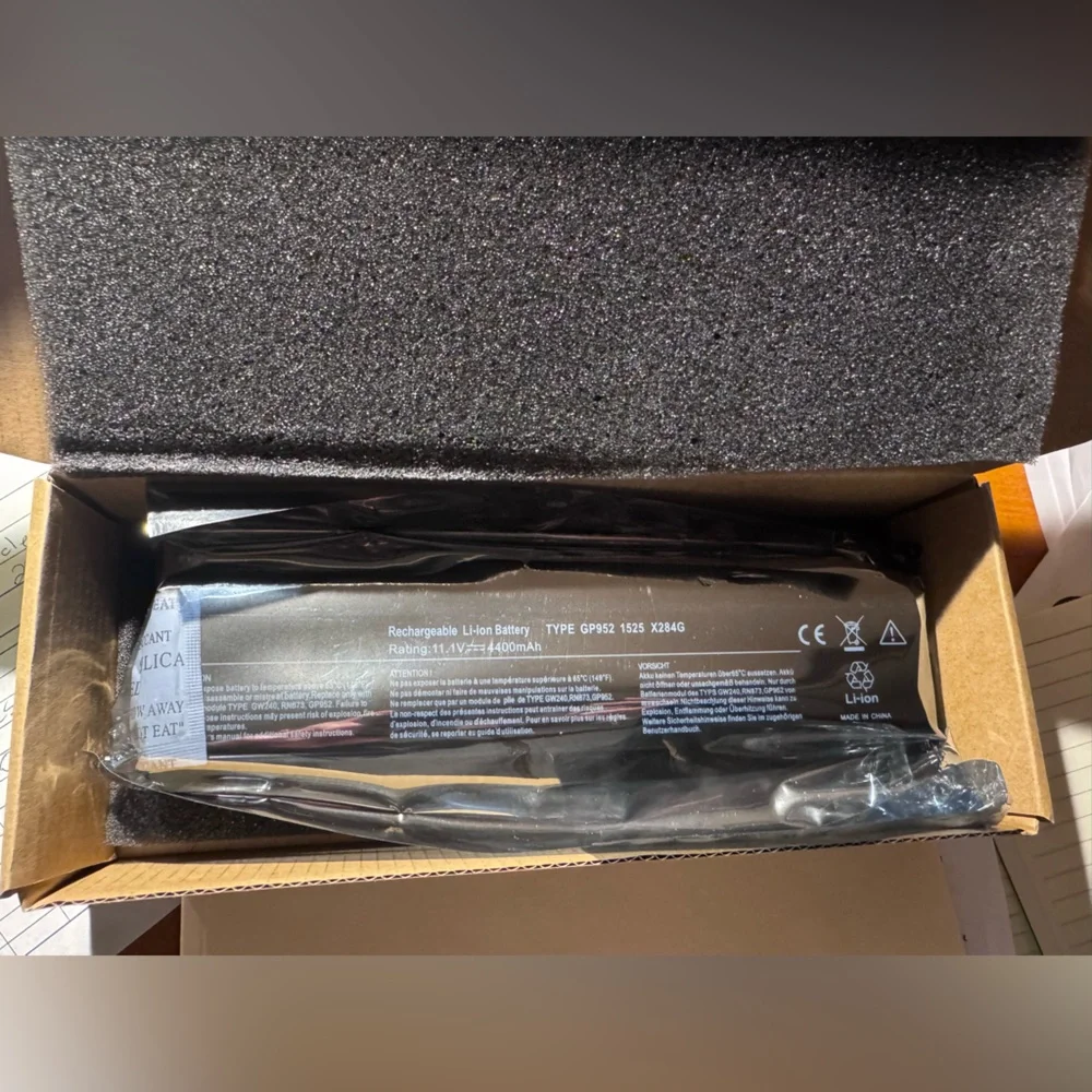 Laptop battery- Brand new never used - 11 V- GP952